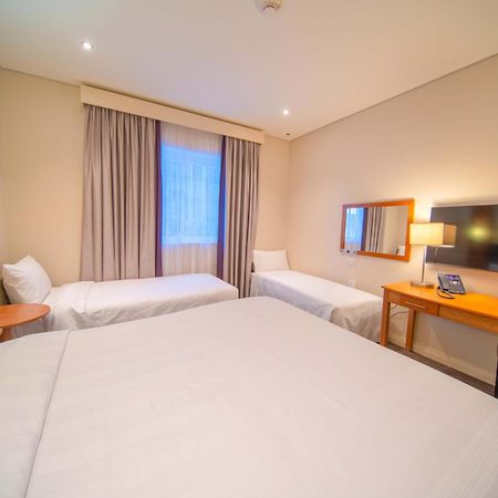 Premier Inn Abu Dhabi Capital Centre Exterior photo