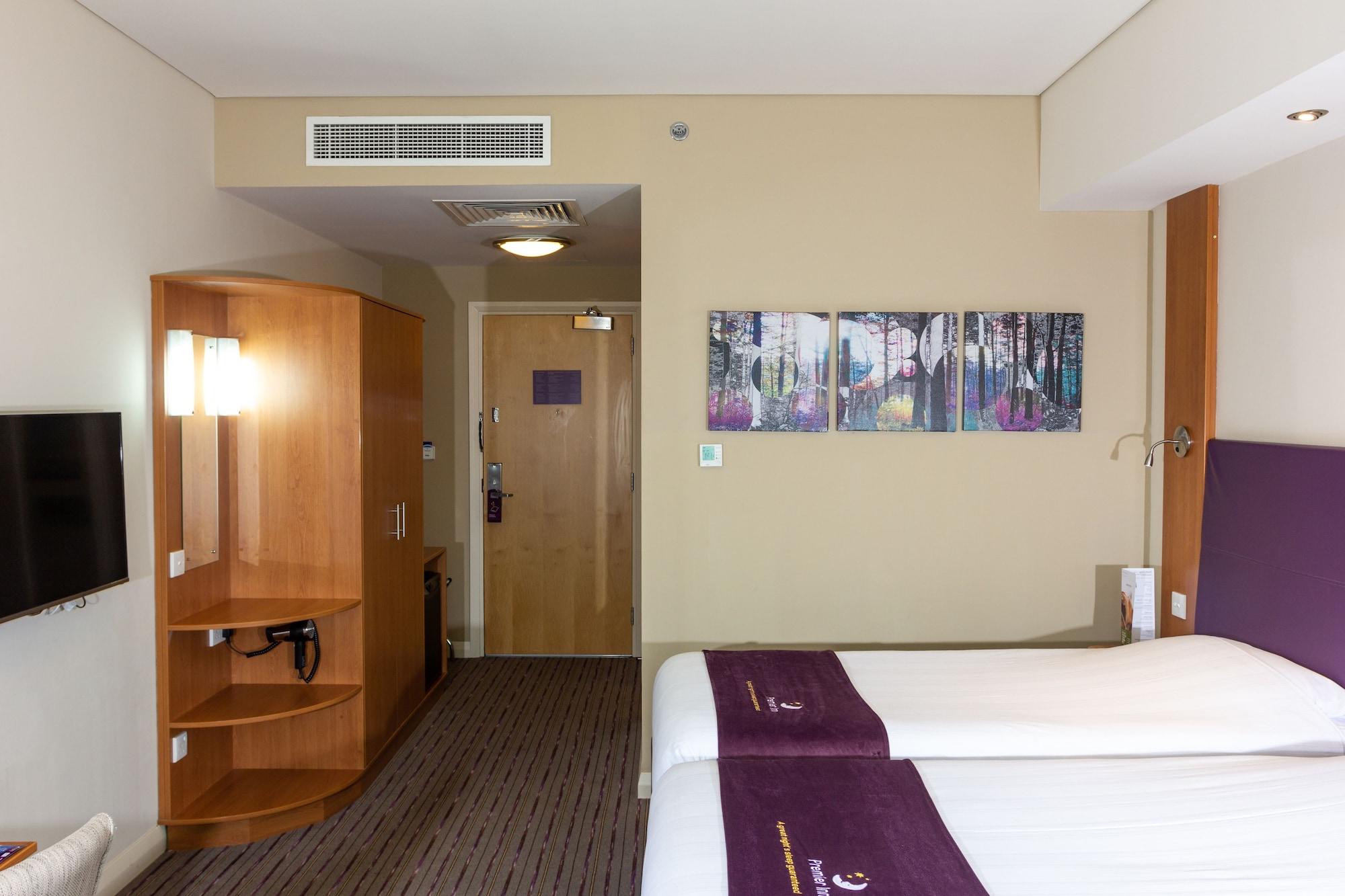 Premier Inn Abu Dhabi Capital Centre Exterior photo