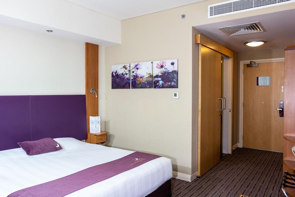 Premier Inn Abu Dhabi Capital Centre Exterior photo