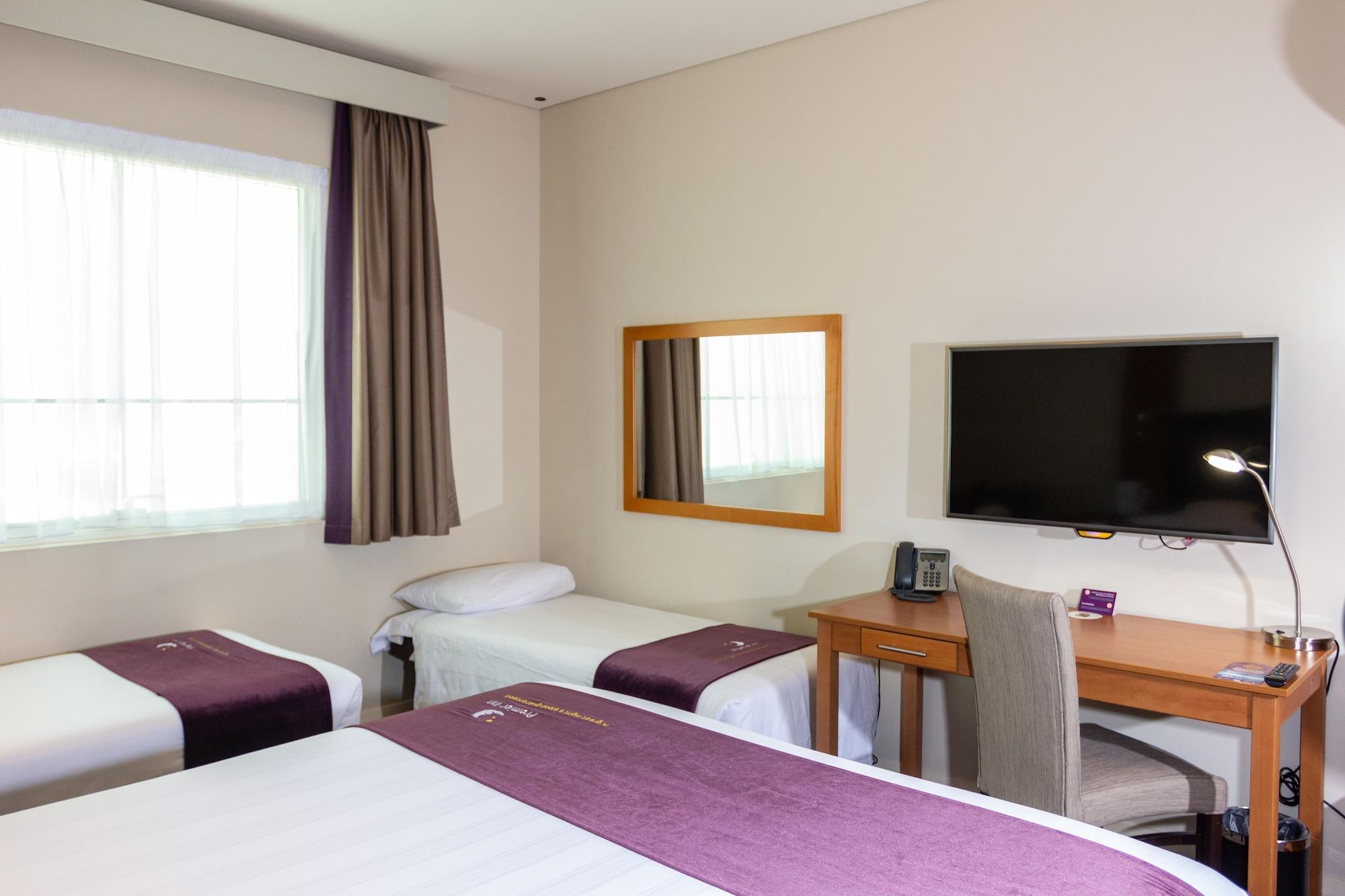 Premier Inn Abu Dhabi Capital Centre Exterior photo